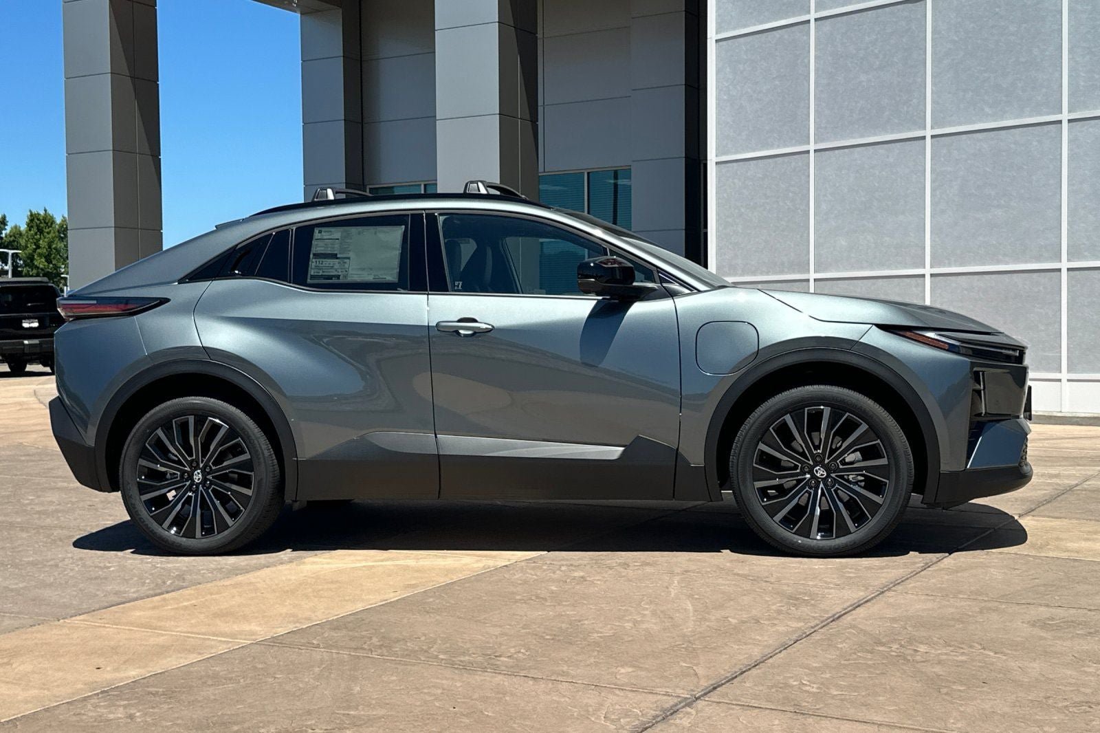 New 2026 Toyota C-HR AWD/4WD video 3