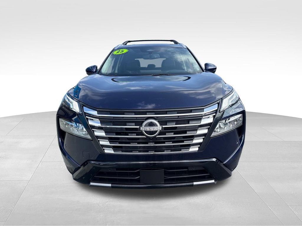 Used 2025 Nissan Rogue Platinum FWD image 9