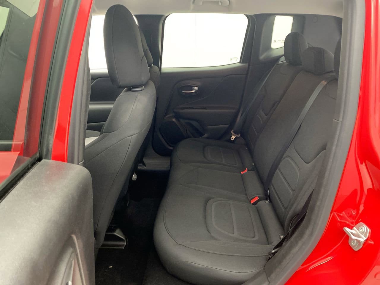 Used 2022 Jeep Renegade Latitude AWD/4WD image 24