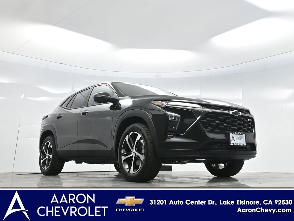 New 2026 Chevrolet Trax RS w/ Sunroof Package FWD image 2
