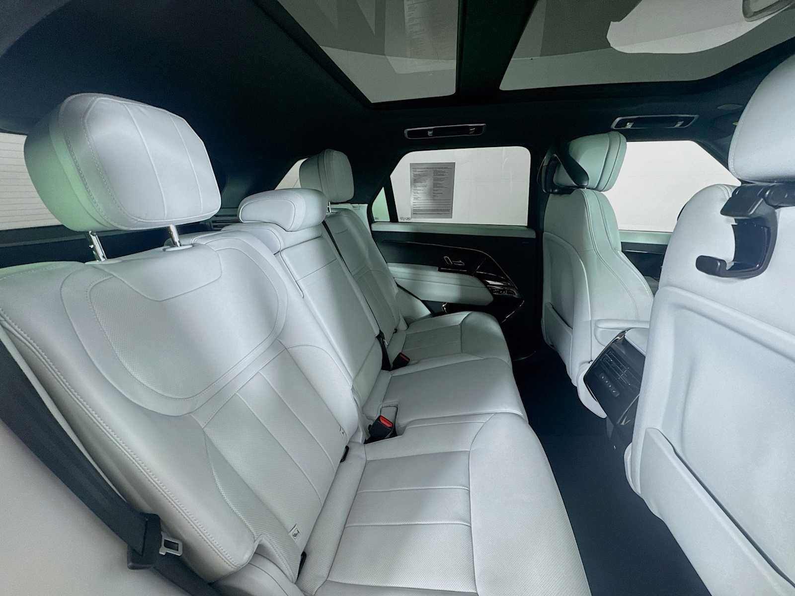 Used 2024 Land Rover Range Rover Sport SE image 29