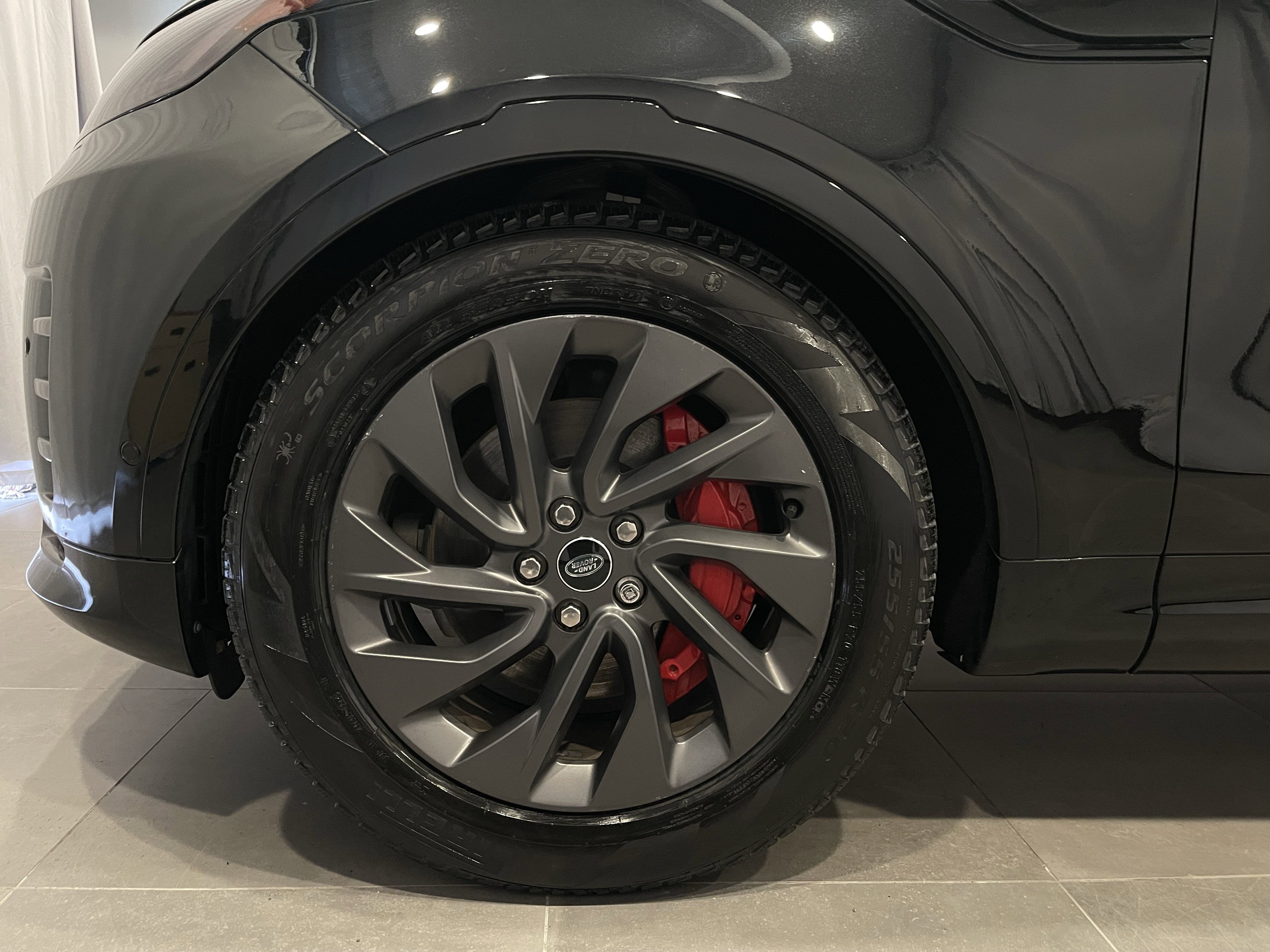 Used 2023 Land Rover Discovery S R-Dynamic image 7