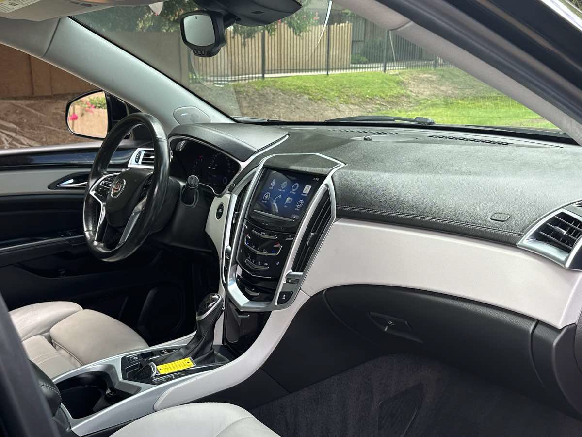 Used 2016 Cadillac SRX Luxury w/ Driver Awareness Package FWD image 13