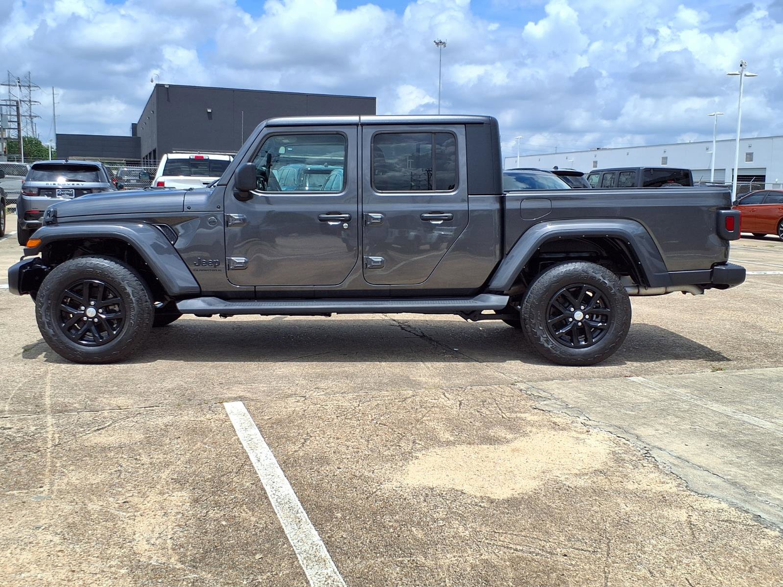Used 2023 Jeep Gladiator Sport AWD/4WD image 25
