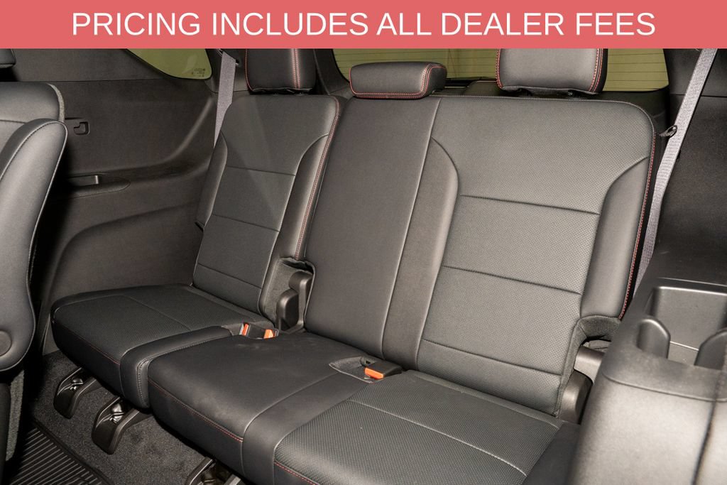 Used 2025 Chevrolet Traverse Z71 w/ Enhanced Driving Package AWD/4WD image 12