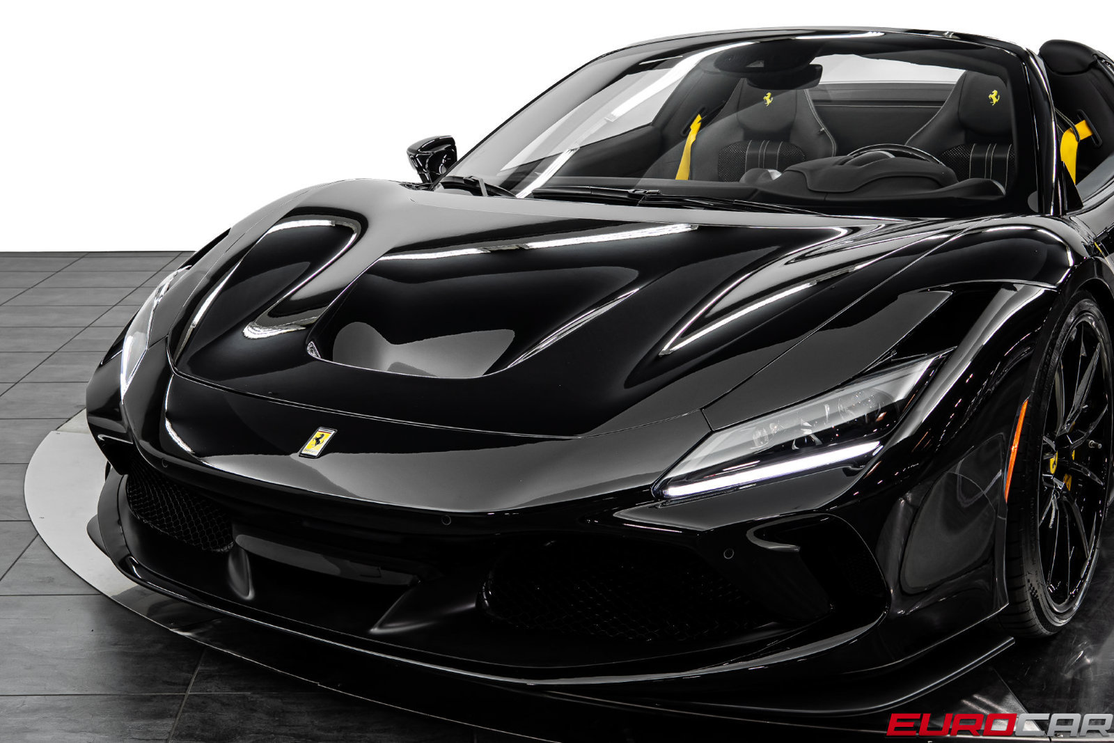 Used 2022 Ferrari F8 Tributo RWD image 16