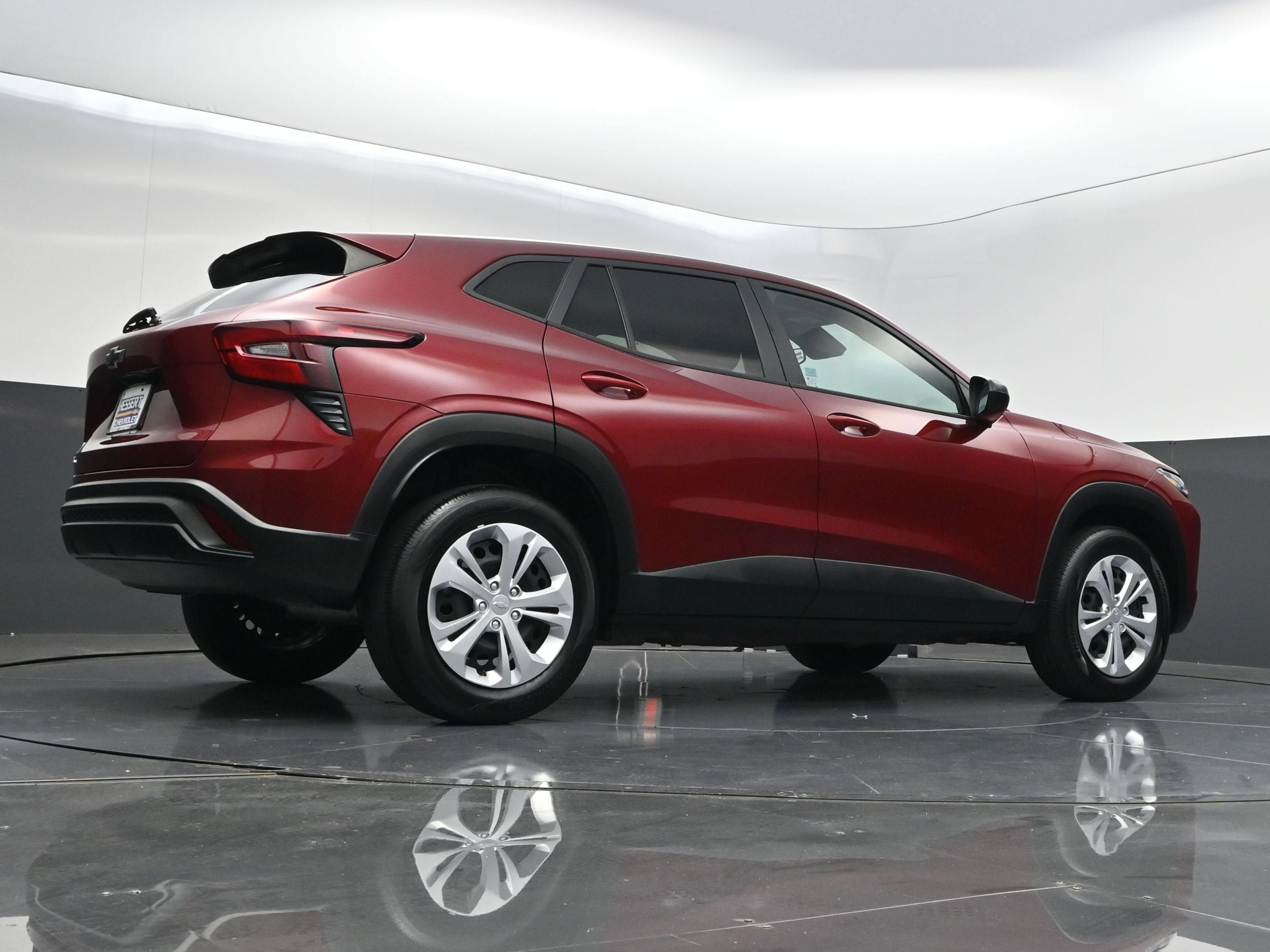 Used 2024 Chevrolet Trax LS FWD image 38