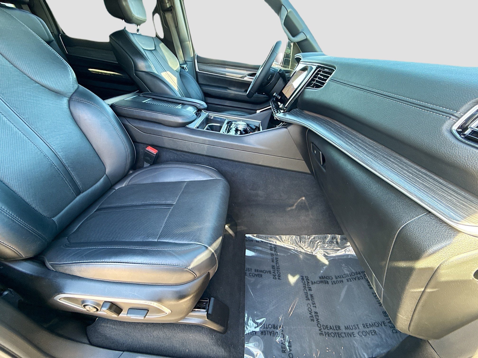 Used 2023 Jeep Wagoneer Series III w/ Convenience Group I image 14