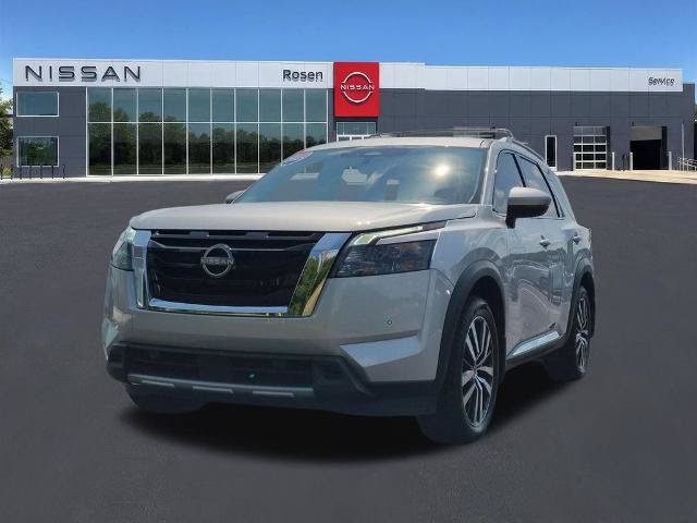 Certified 2025 Nissan Pathfinder Platinum FWD image 7