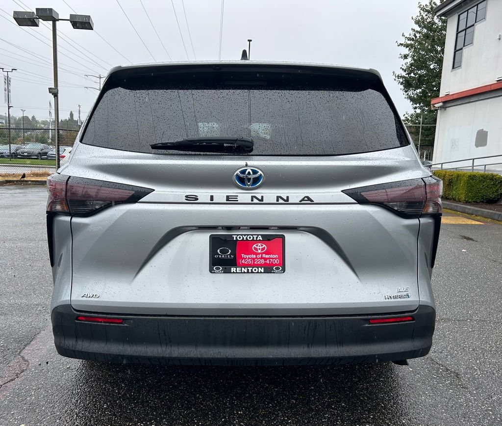 Certified 2024 Toyota Sienna LE AWD/4WD image 7