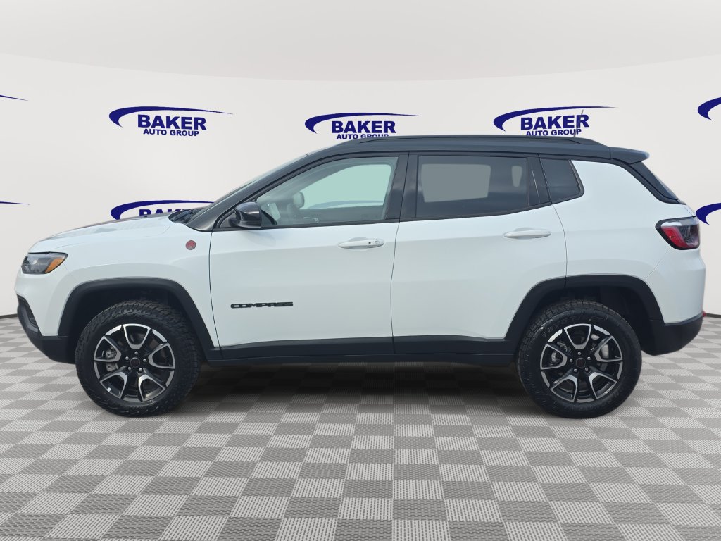 Used 2025 Jeep Compass Trailhawk AWD/4WD image 8