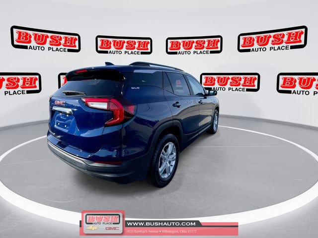Used 2023 GMC Terrain SLE w/ Driver Convenience Package image 2