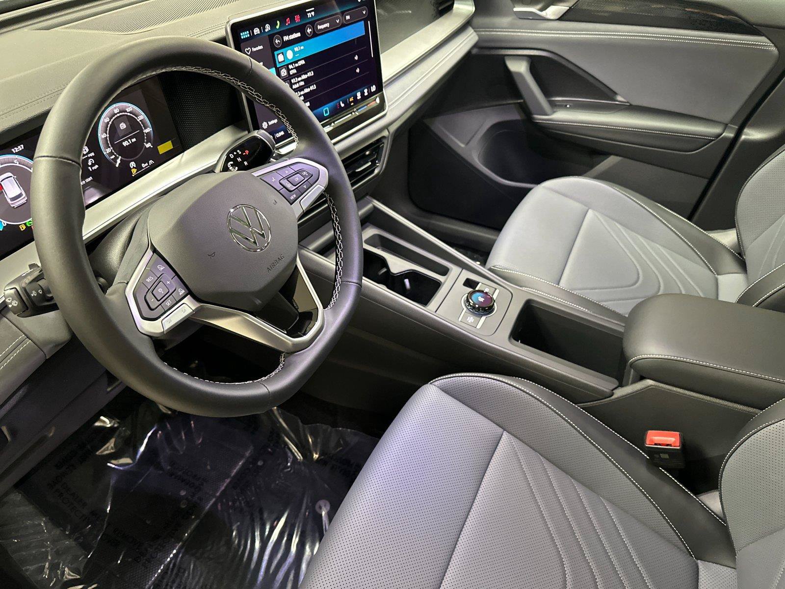 New 2026 Volkswagen Tiguan SE AWD/4WD image 9