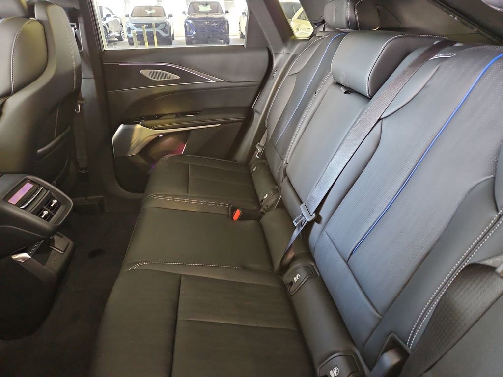 New 2026 Cadillac Lyriq V AWD/4WD image 20