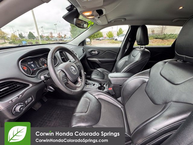 Used 2021 Jeep Cherokee Latitude Plus w/ Mopar Interior Package AWD/4WD image 26
