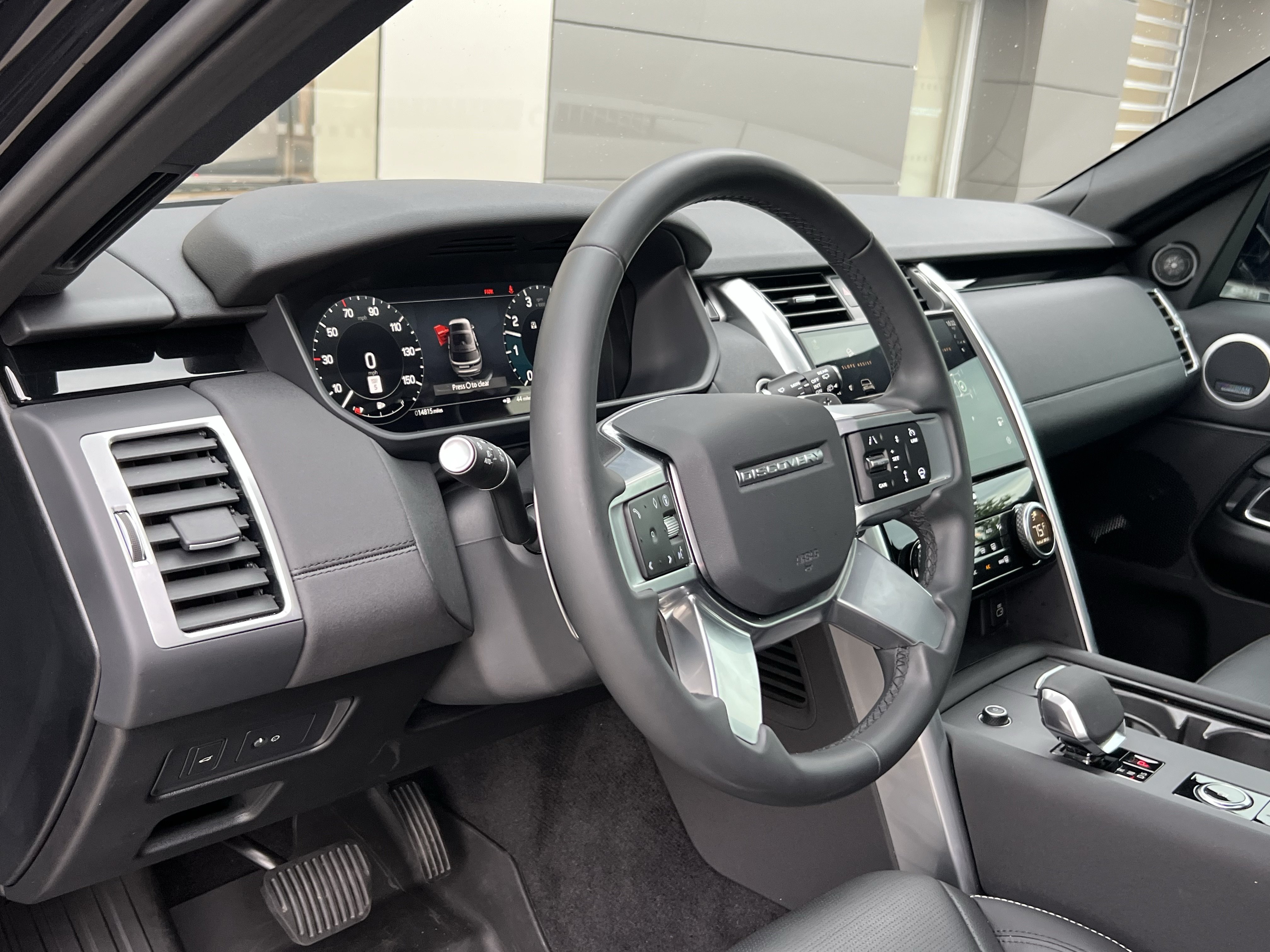 Certified 2025 Land Rover Discovery S AWD/4WD image 20