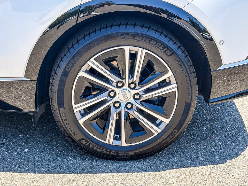 Certified 2024 Cadillac Lyriq Luxury AWD/4WD image 10