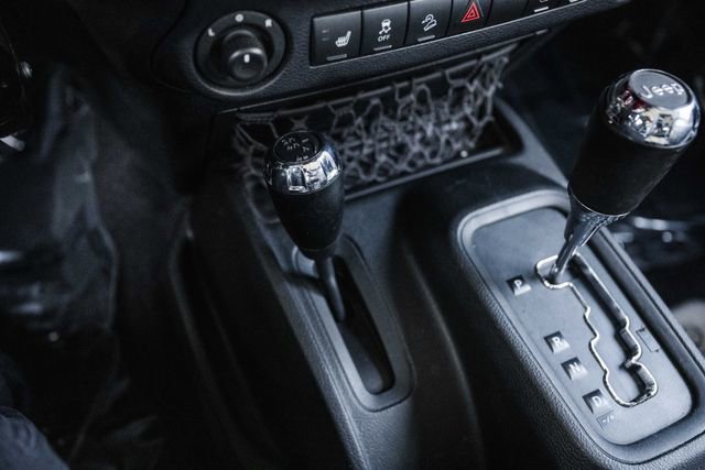 Used 2016 Jeep Wrangler Unlimited Sahara w/ Max Tow Package image 12