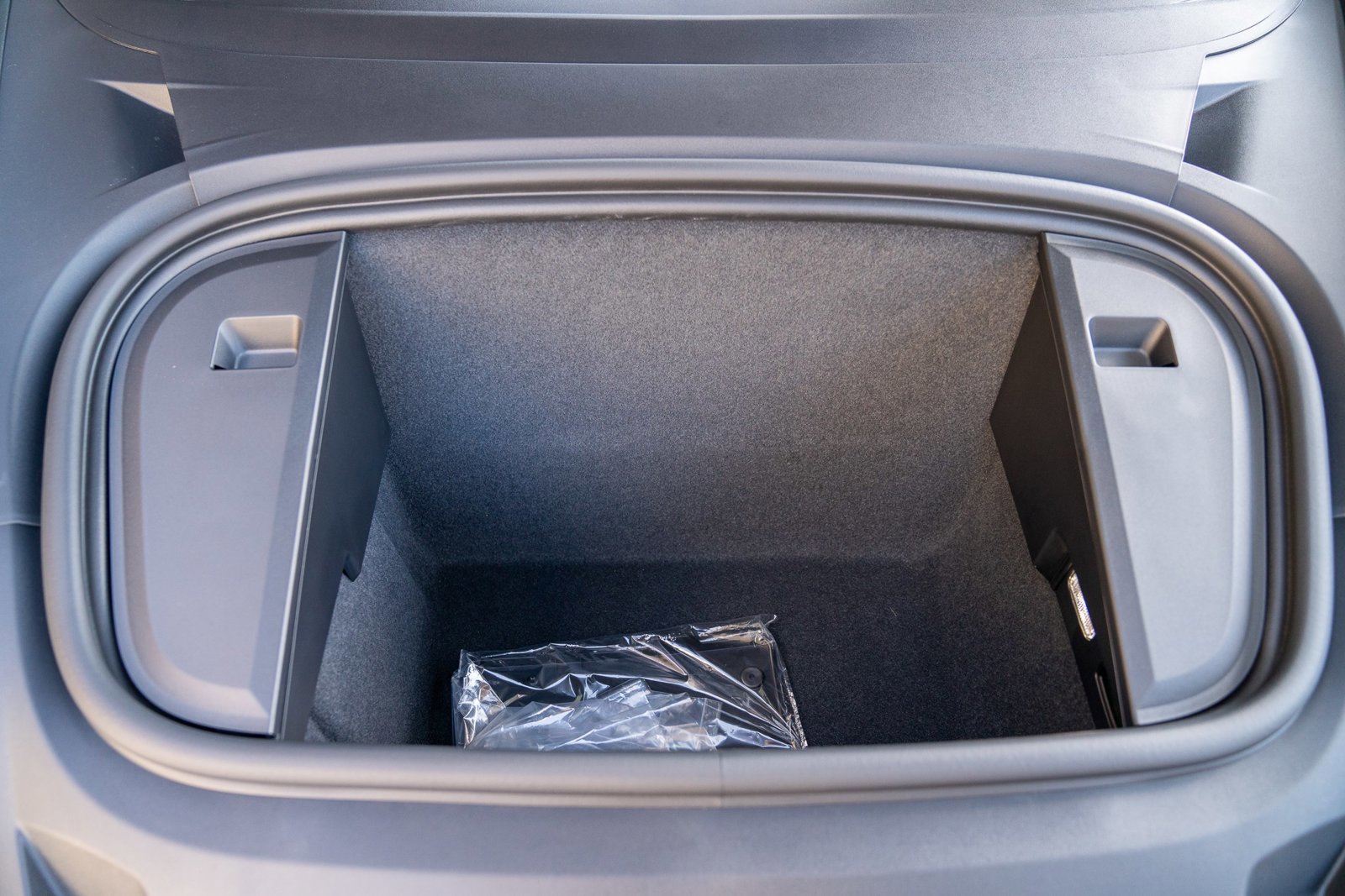 Used 2025 Porsche Taycan image 24