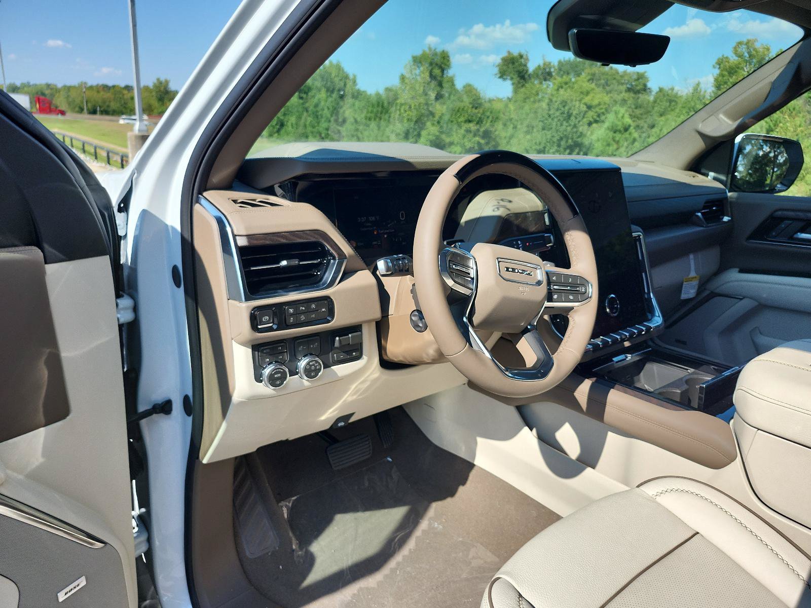 New 2027 GMC Yukon Denali w/ Denali Reserve Package AWD/4WD image 13