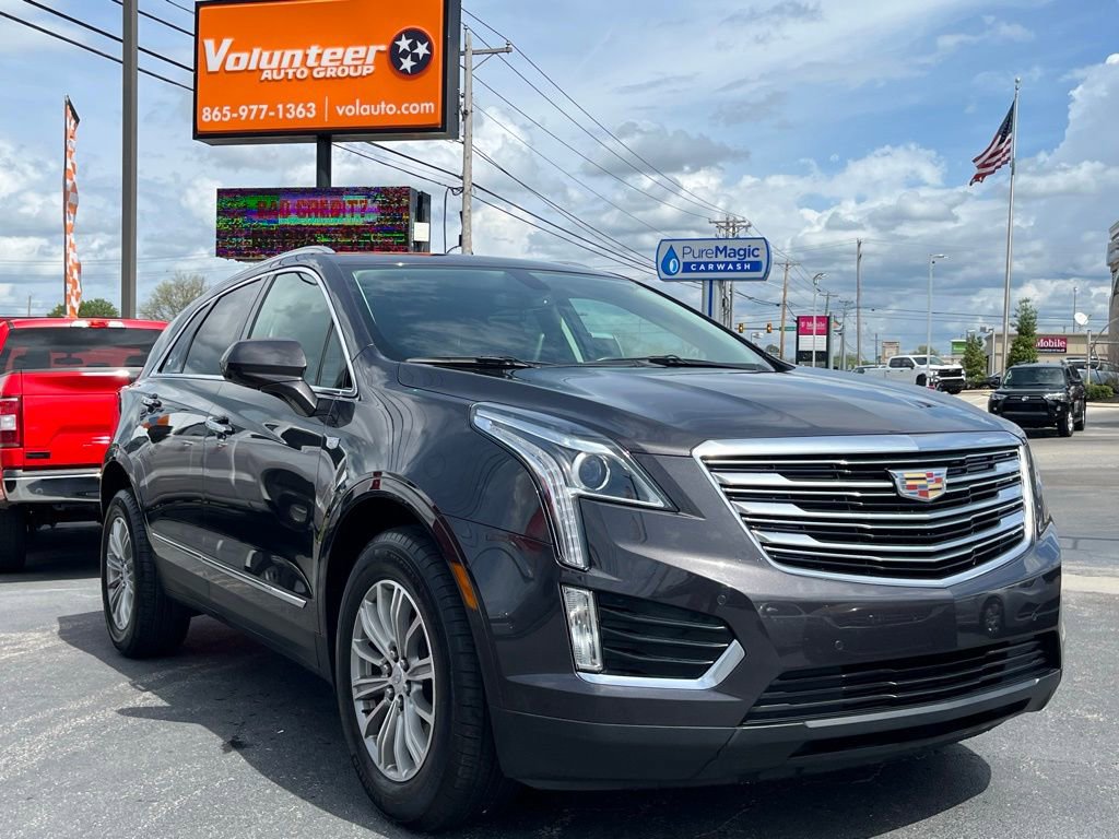 Used 2017 Cadillac XT5 Luxury FWD image 2