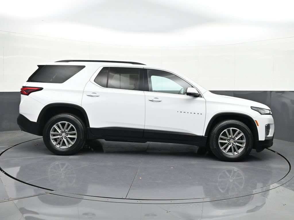 Used 2023 Chevrolet Traverse LT w/ Rear Camera Mirror Package AWD/4WD image 6