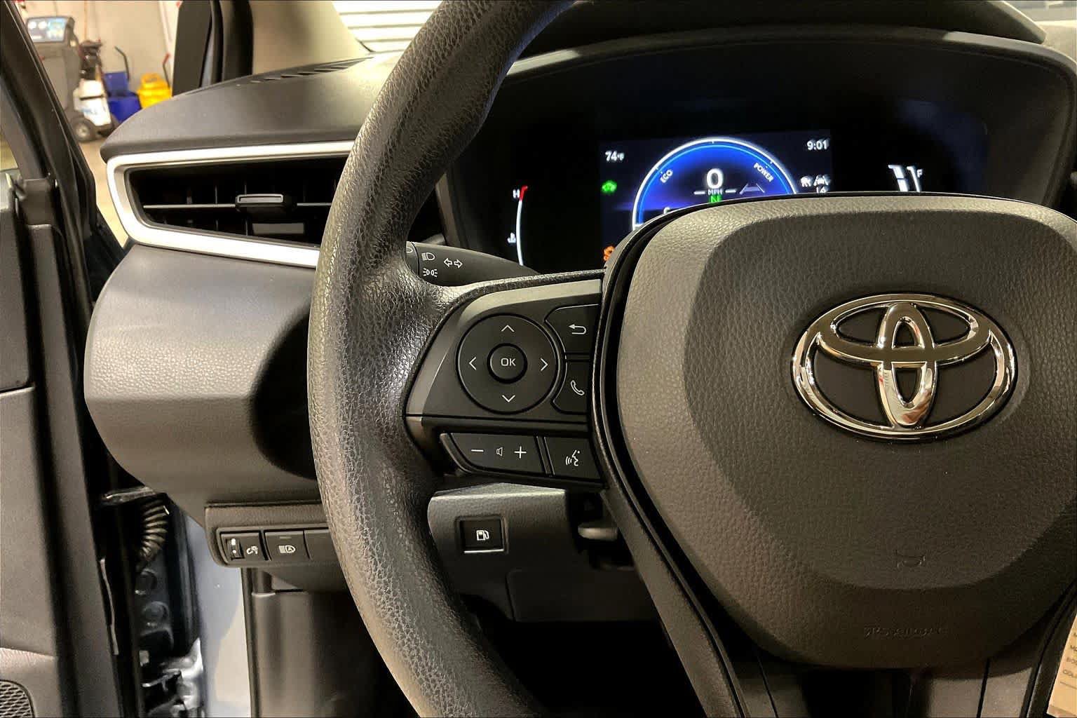Used 2026 Toyota Corolla LE FWD image 23