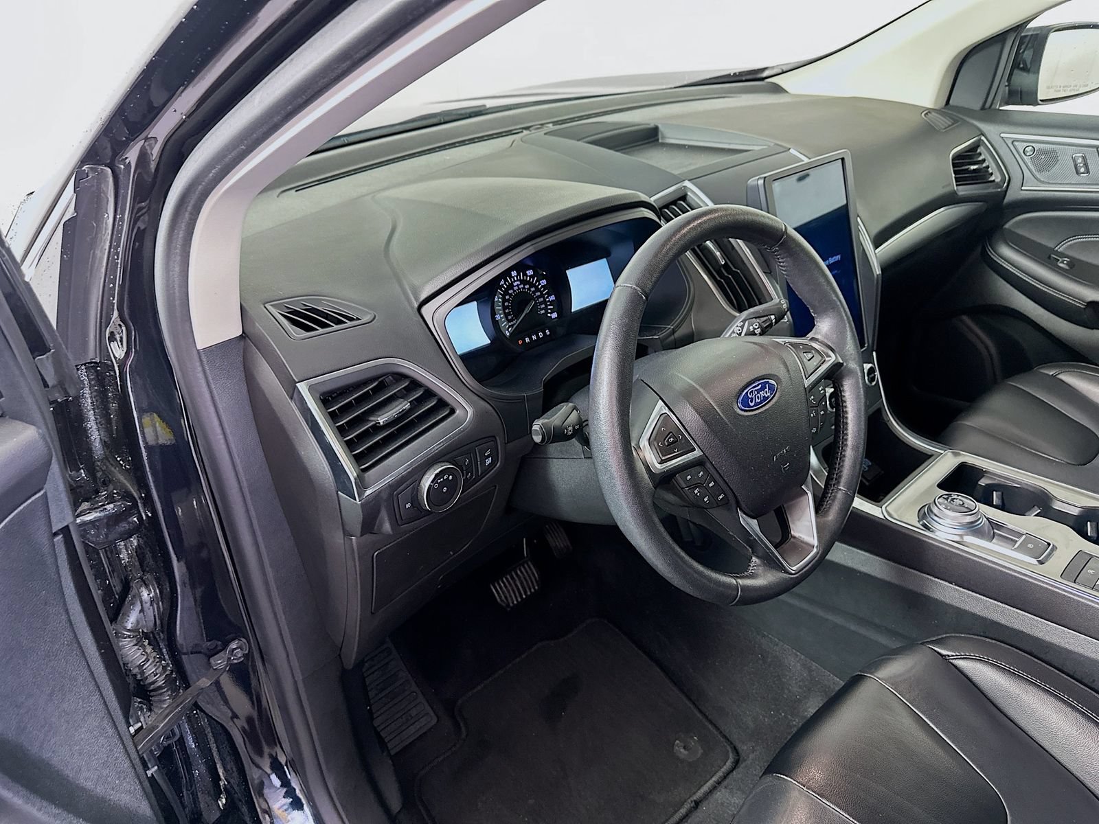 Used 2022 Ford Edge Titanium AWD/4WD image 9