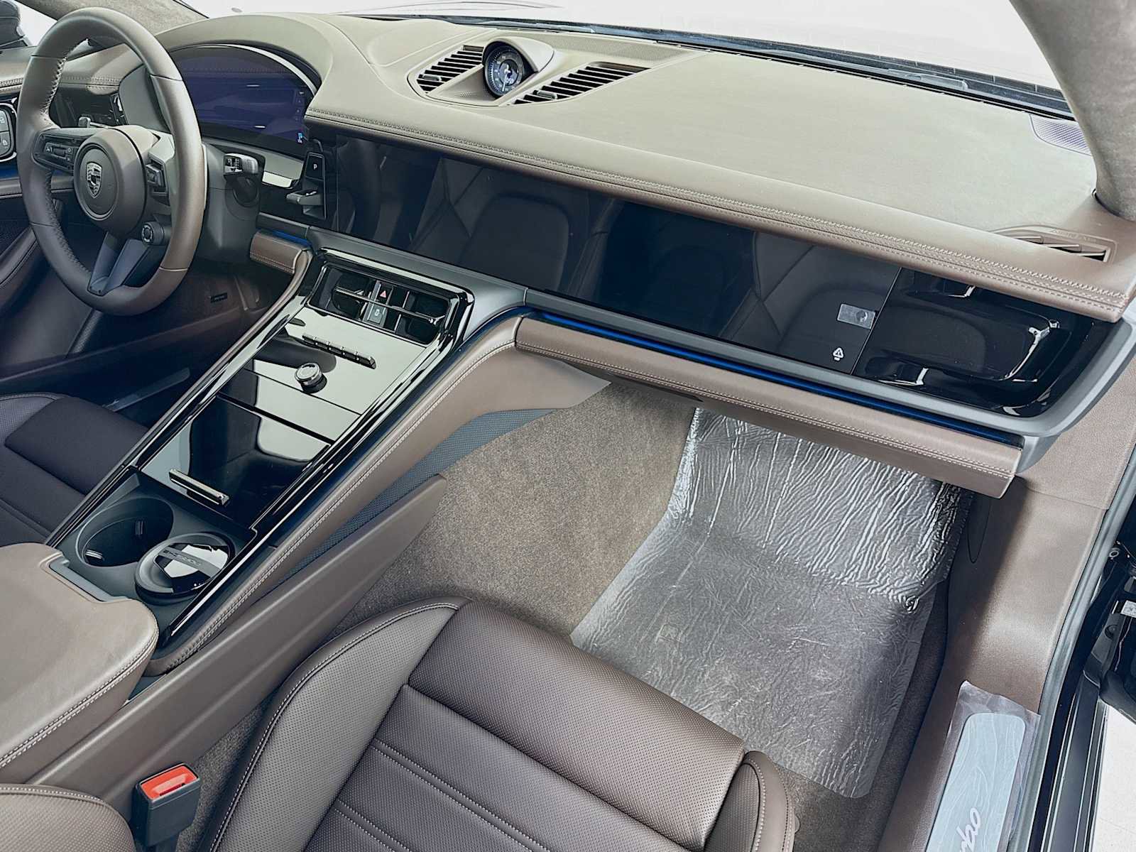 New 2025 Porsche Panamera Turbo image 31