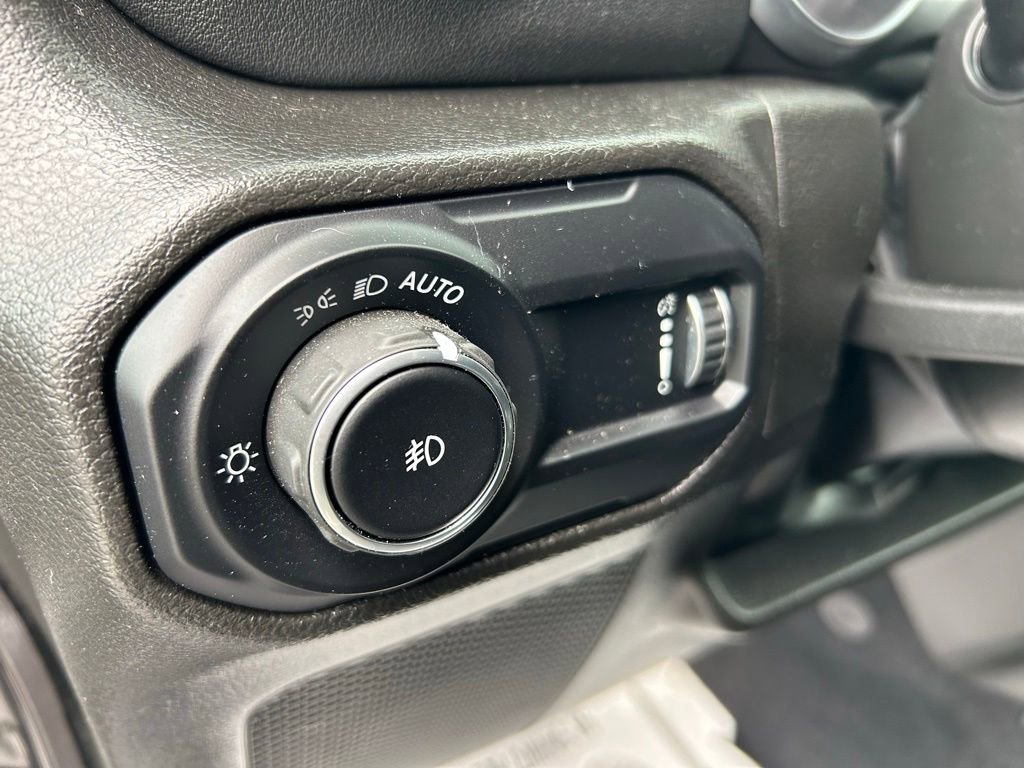 Used 2023 Jeep Wrangler Unlimited Sahara w/ Dual Top Group AWD/4WD image 16
