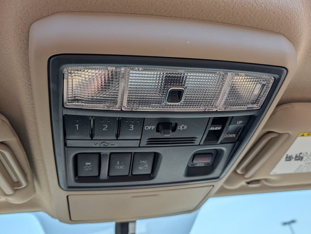 Used 2015 Toyota 4Runner Limited AWD/4WD image 20