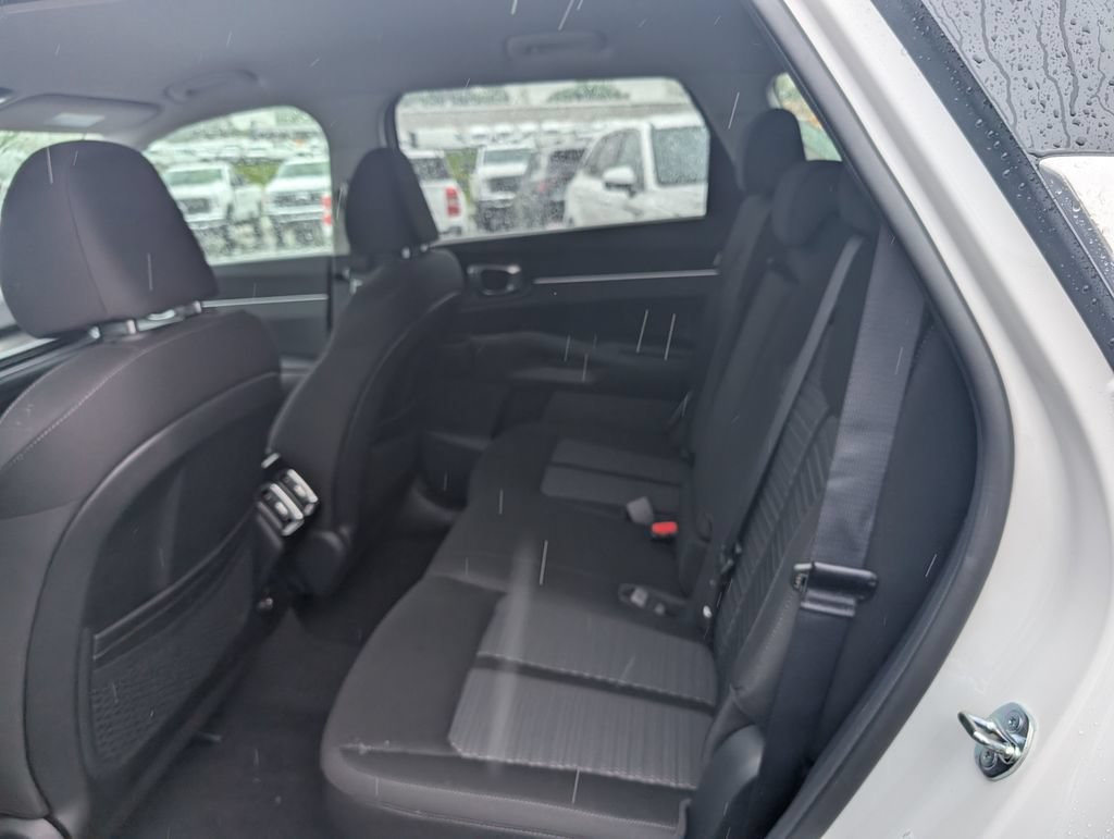 New 2026 Kia Sorento LX FWD image 9
