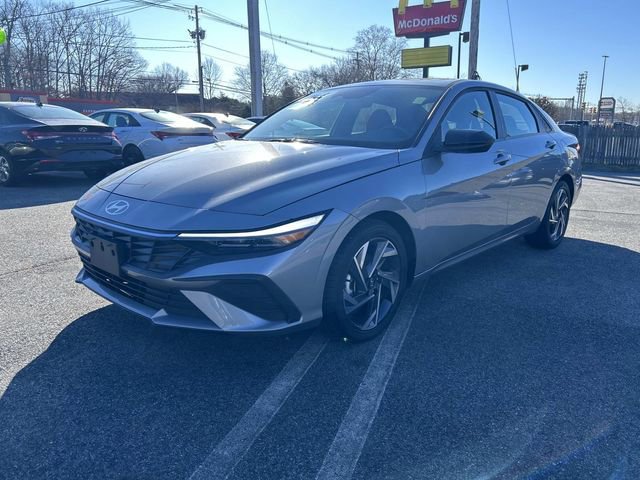 Used 2025 Hyundai Elantra Sport image 7