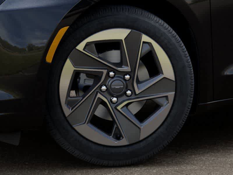 New 2027 Chrysler Pacifica Limited FWD image 8