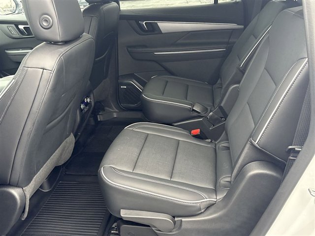 Used 2025 Buick Enclave Preferred w/ LPO, Floor Liner Package image 25