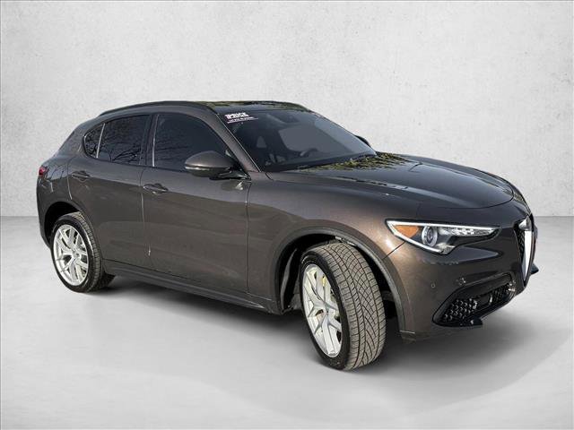 Used 2018 Alfa Romeo Stelvio Ti Sport image 3