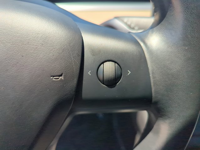 Used 2018 Tesla Model 3 Long Range RWD image 13