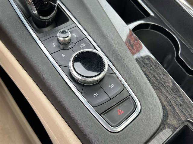 Used 2021 Cadillac Escalade Premium Luxury AWD/4WD image 33