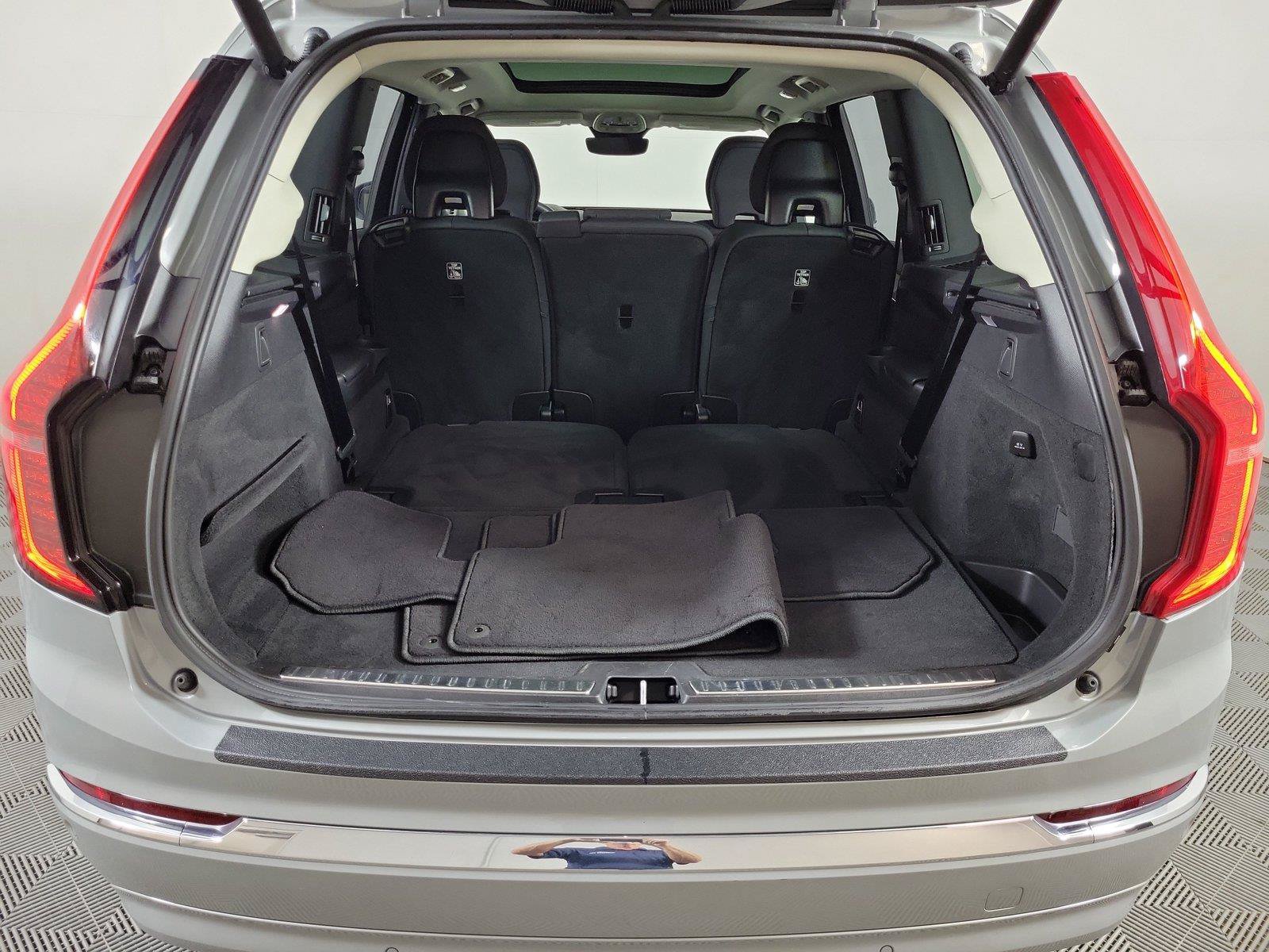 Used 2025 Volvo XC90 B6 Plus AWD/4WD image 9