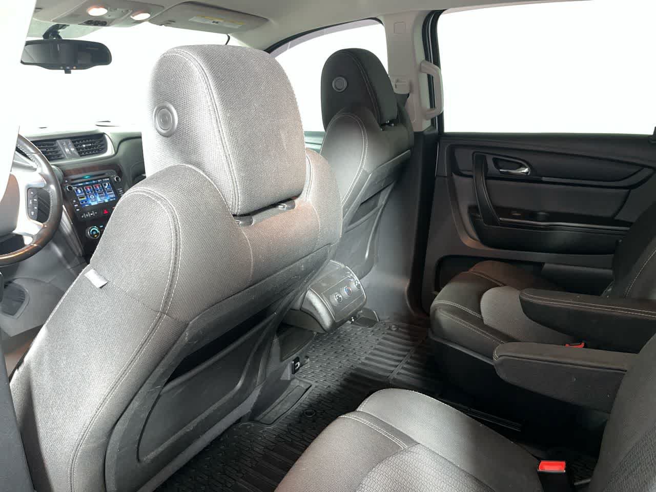 Used 2017 Chevrolet Traverse LT w/ Style and Technology Package FWD image 24
