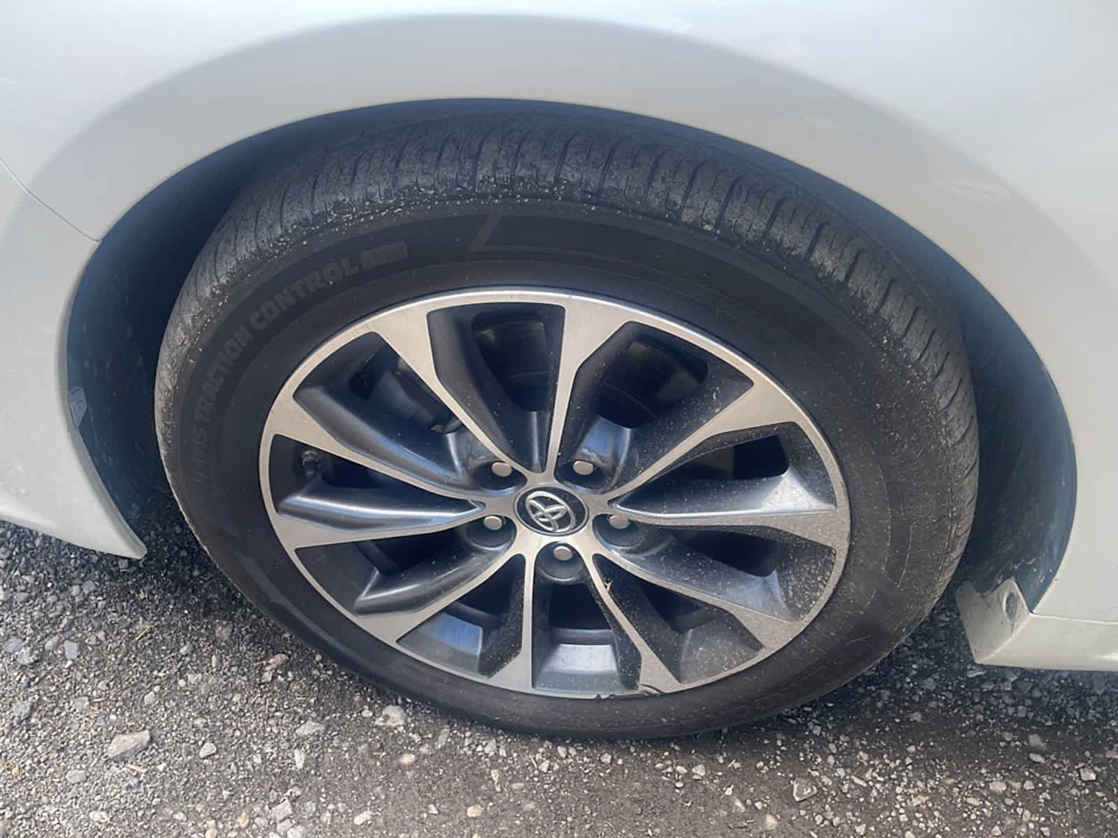 Used 2016 Toyota Avalon XLE FWD image 24