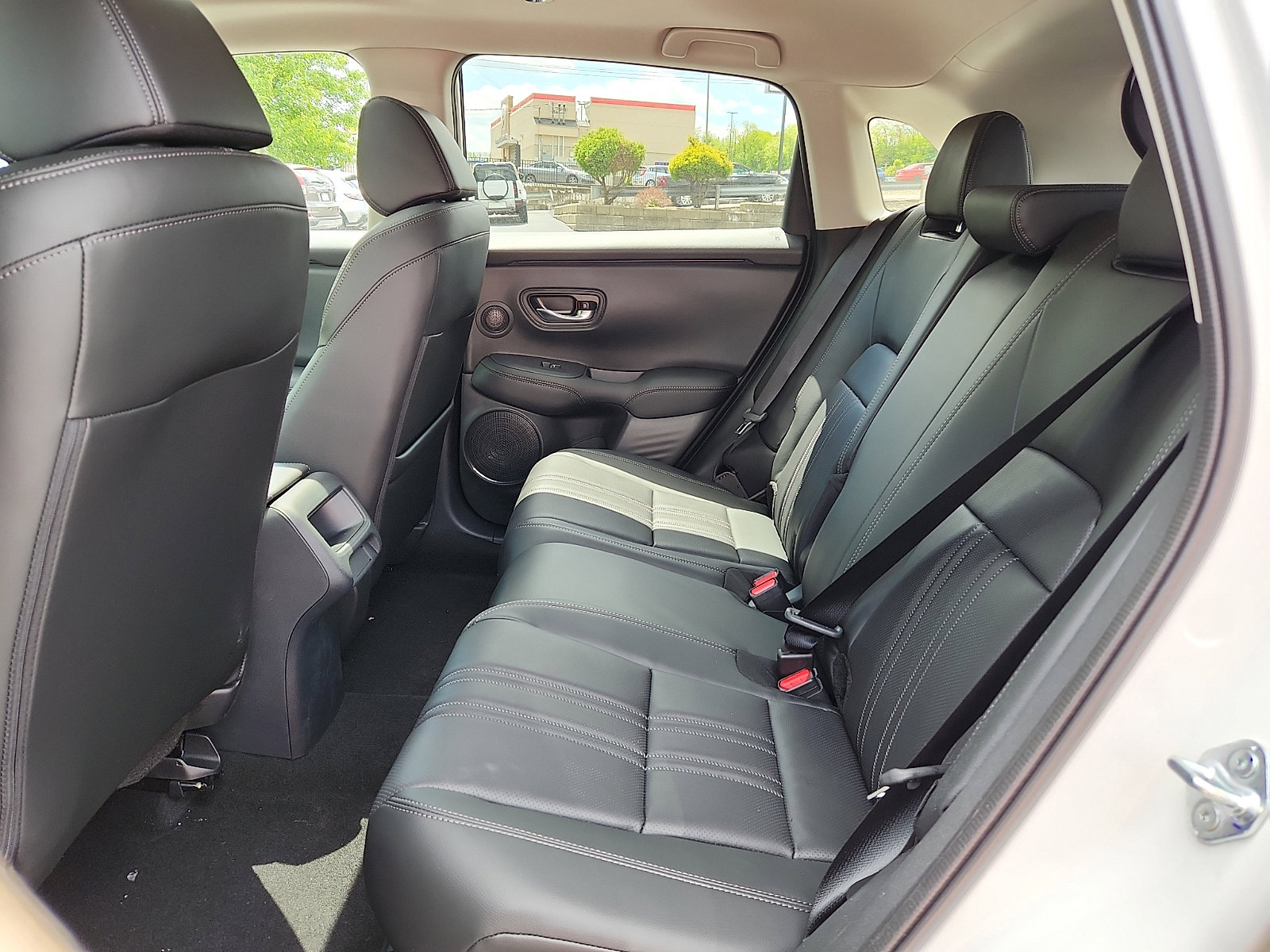 New 2027 Honda HR-V EX-L image 10