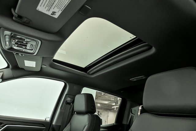 New 2026 GMC Sierra 1500 SLT image 8