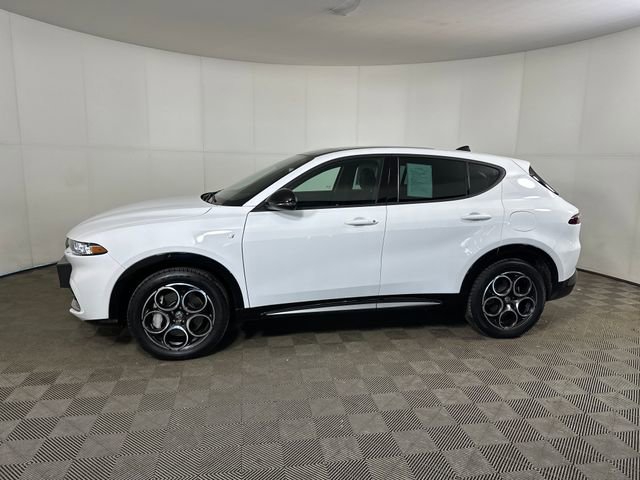 Used 2024 Alfa Romeo Tonale Ti w/ Premium Interior Package image 6