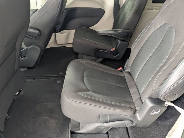 Used 2024 Chrysler Voyager LX image 25