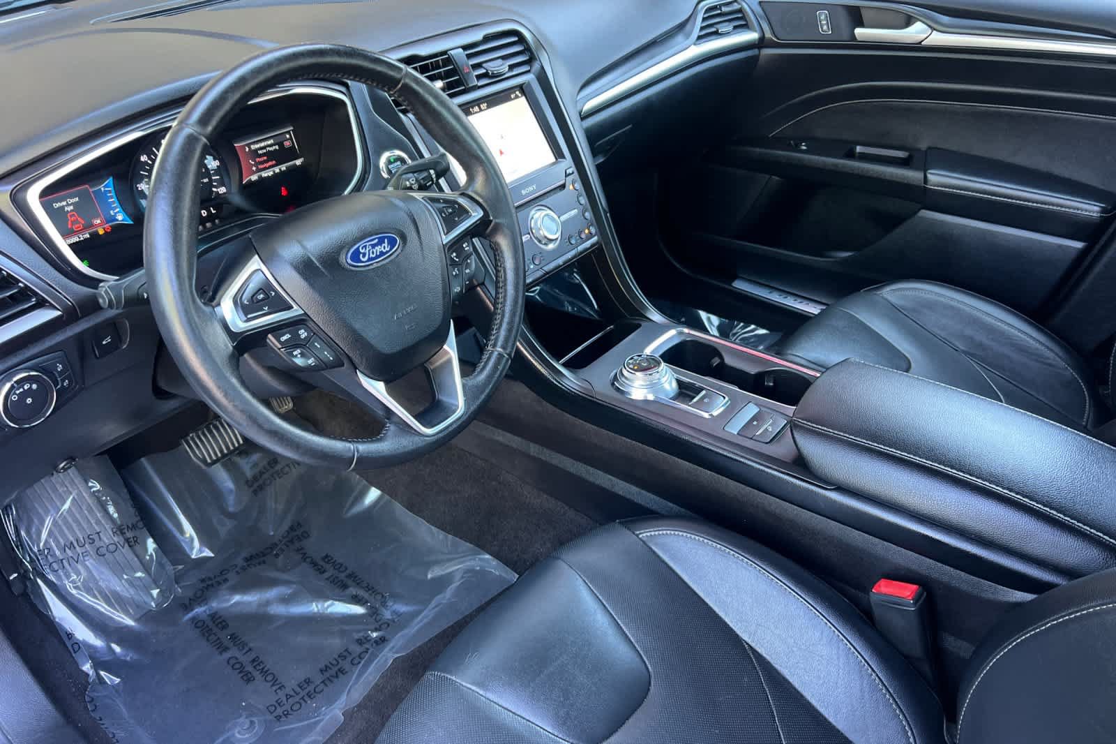 Used 2019 Ford Fusion Energi Titanium FWD image 11