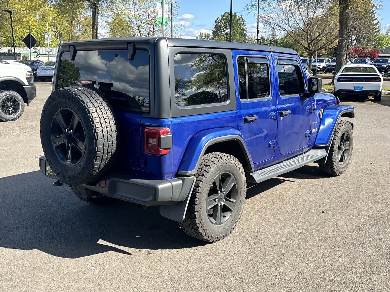 Used 2018 Jeep Wrangler Unlimited Sahara image 5