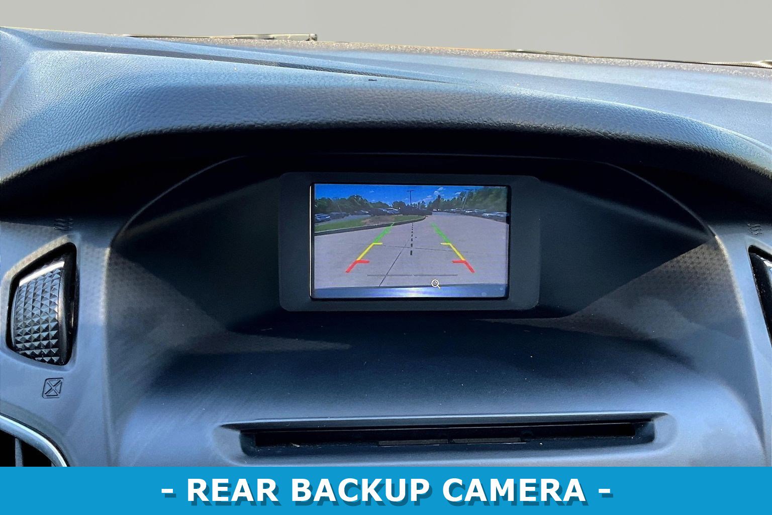 Used 2015 Ford Focus SE w/ Equipment Group 201A FWD image 14
