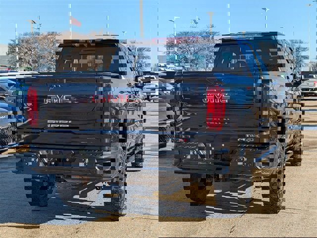 Used 2022 GMC Sierra 1500 AT4X image 4