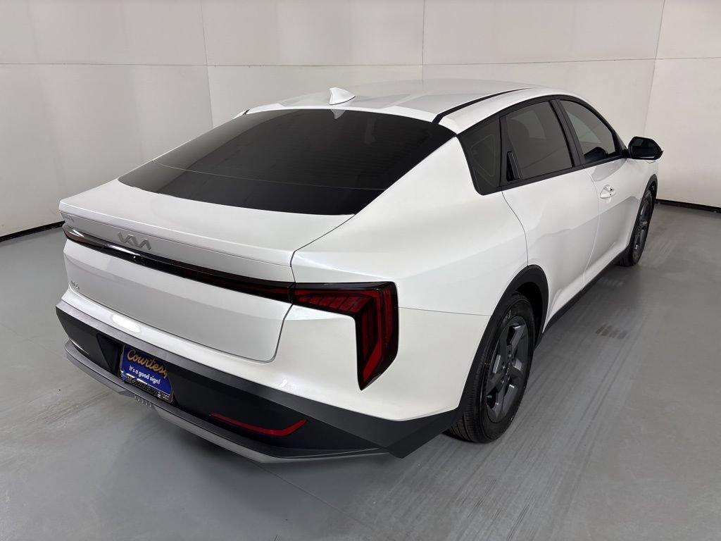 New 2026 Kia K4 FWD image 8
